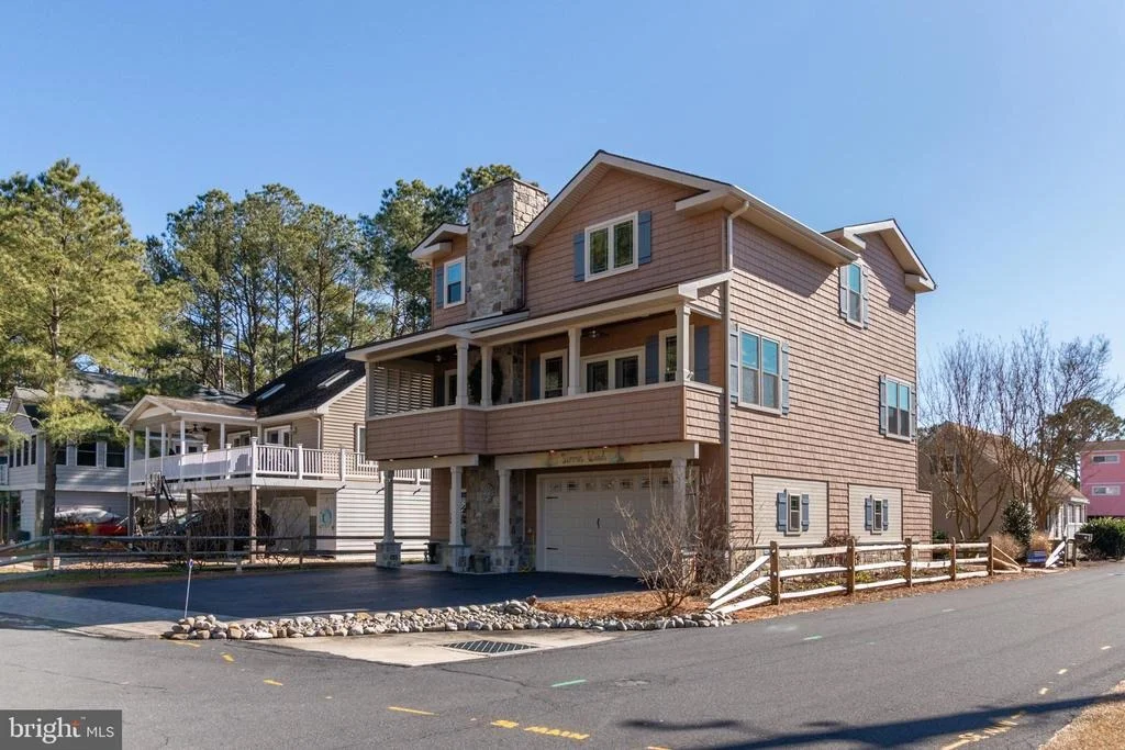 Photo of 144 ELIZABETH WAY