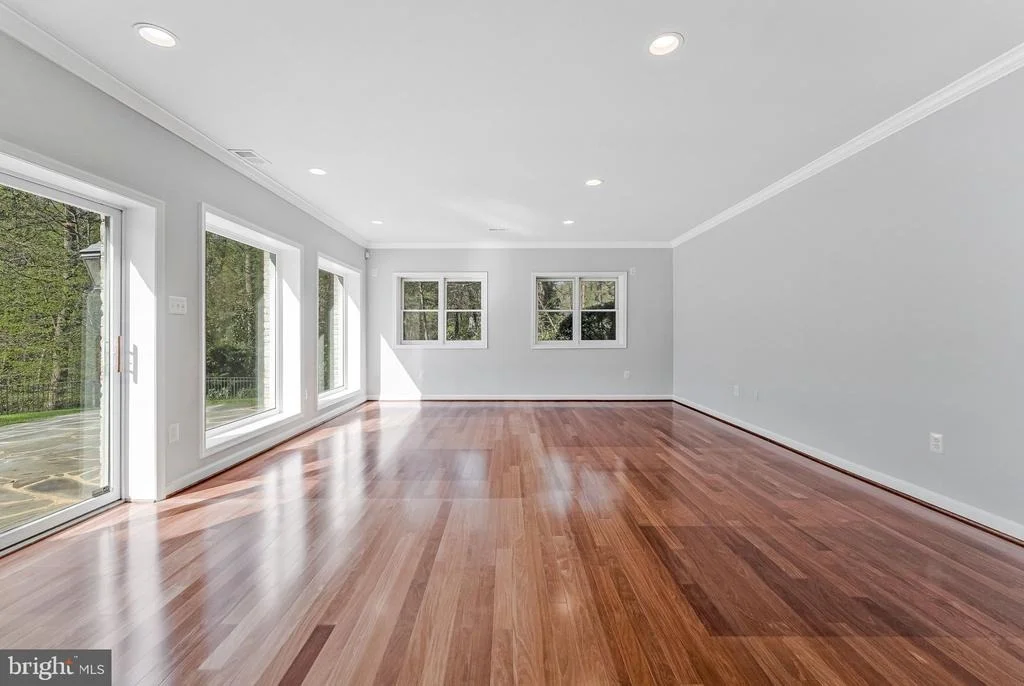 Photo of 8611 BROOK ROAD