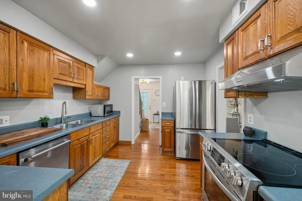 Photo of 213 PIPING ROCK DRIVE