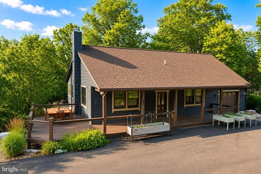 Photo of 253 GLEANINGS DRIVE