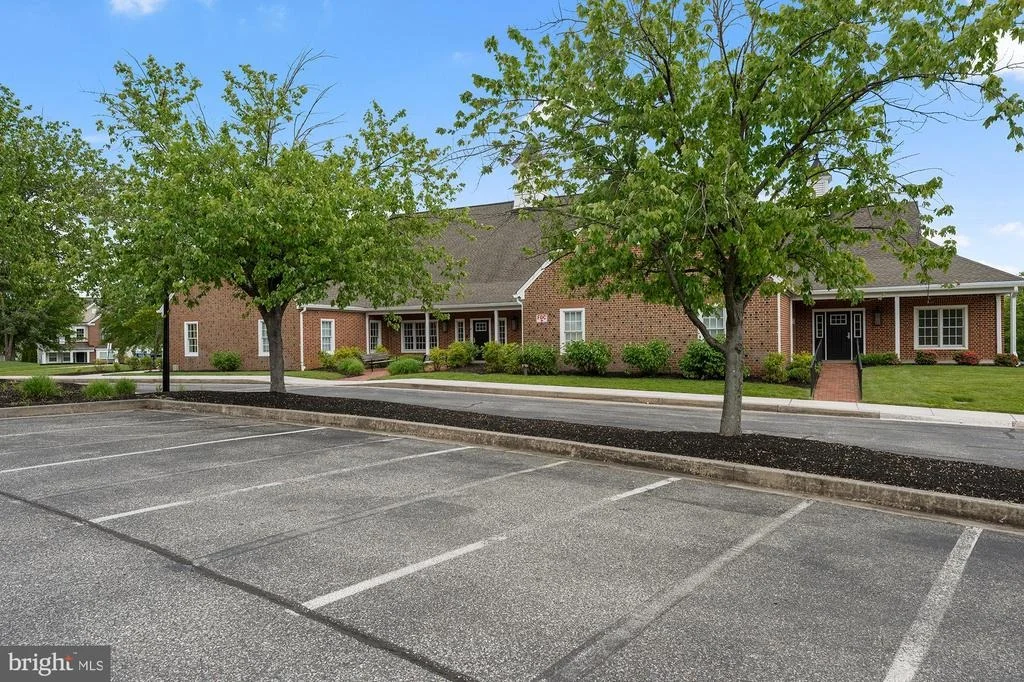 Photo of 821 BENTGRASS DRIVE