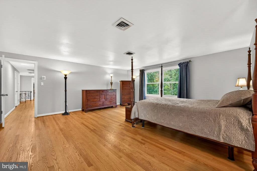 Photo of 11416 VALE ROAD