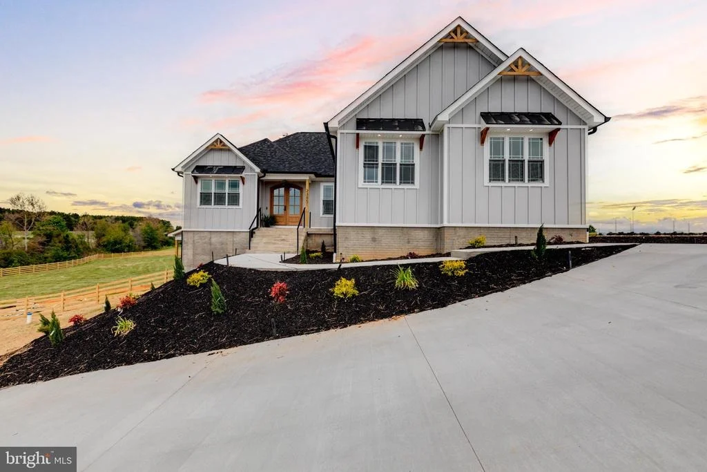 Photo of 23851 LANDS END DRIVE