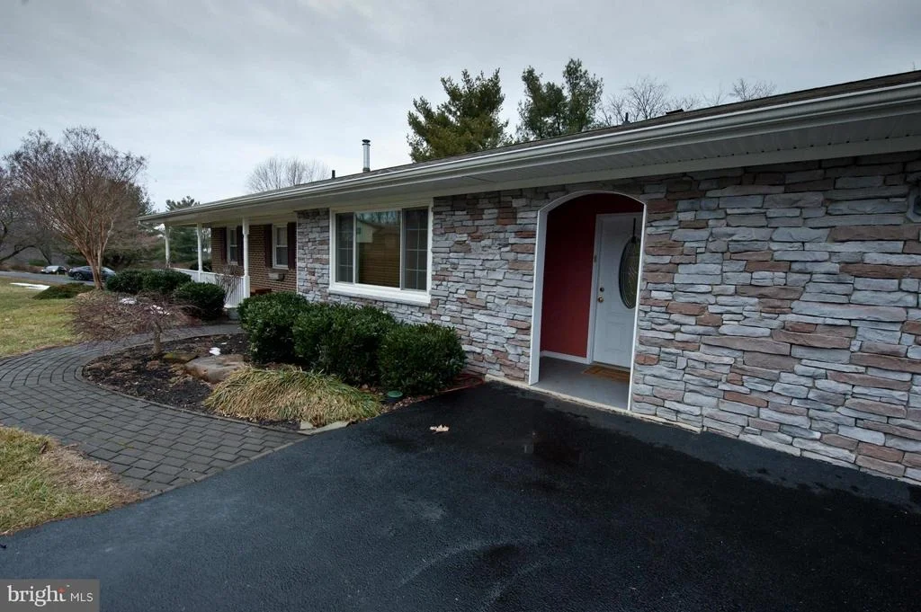 Photo of 5002 LEE HILL CIRCLE