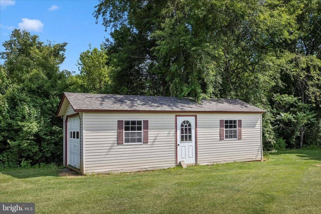Photo of 3810 ROUNDTREE ROAD