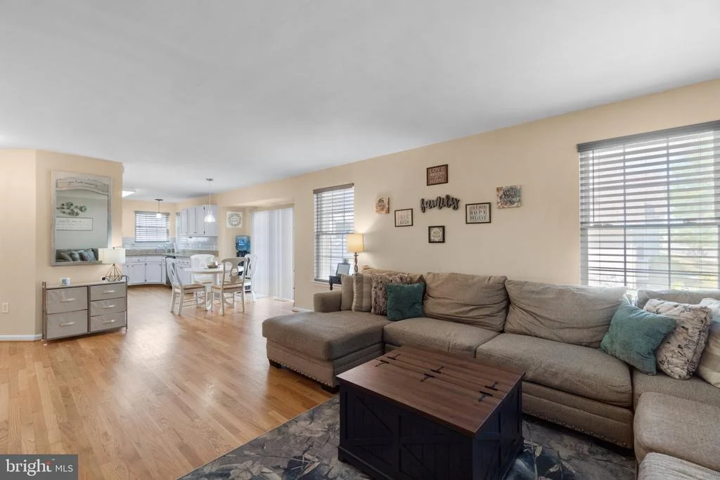 Photo of 814 WELLESLEY COURT