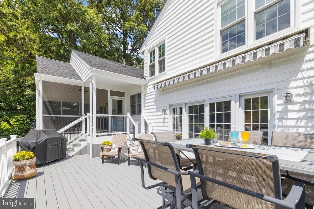 Photo of 527 BAY HILLS DRIVE
