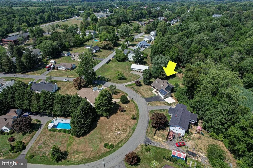 Photo of 119 N MEADOW DRIVE