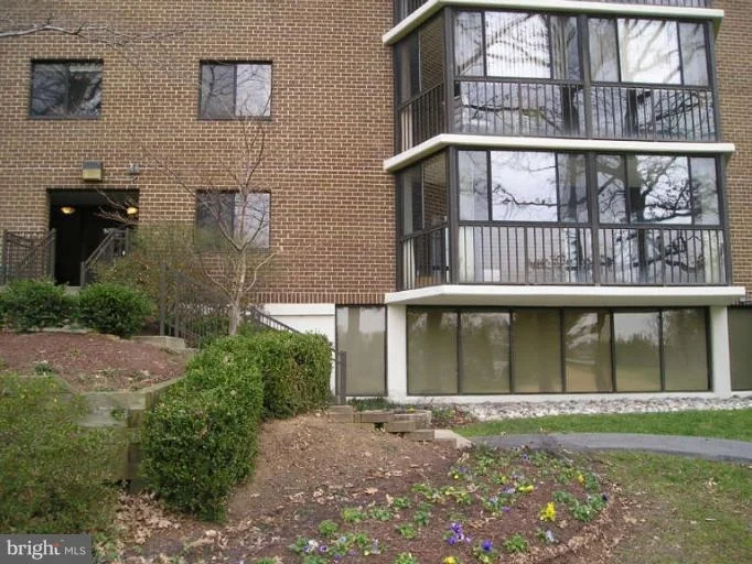 Photo of Unit 1114 at 15101 INTERLACHEN DRIVE