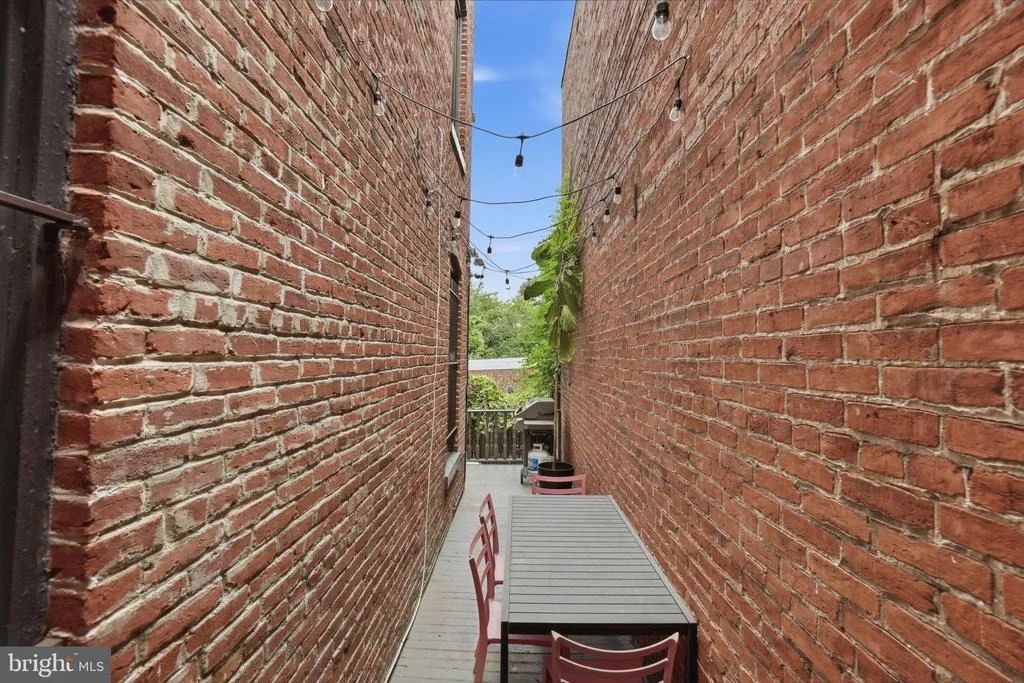 Photo of 210 8TH STREET SE