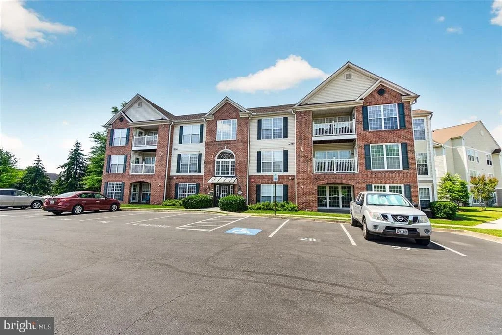Photo of Unit 33B at 593 CAWLEY DRIVE