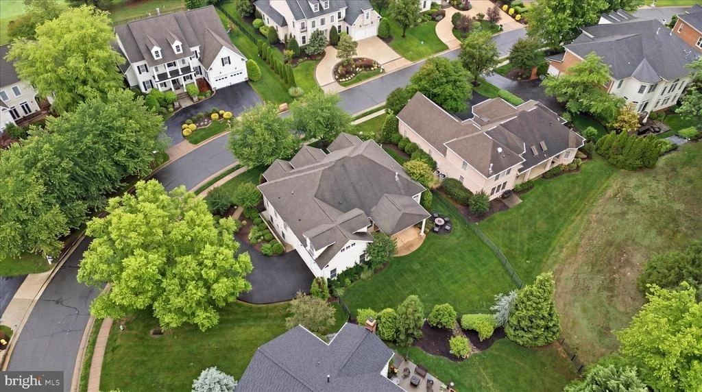 Photo of 8277 ROXBOROUGH LOOP