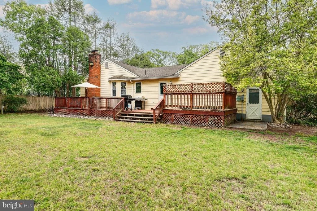 Photo of 105 CRESCENT BOULEVARD