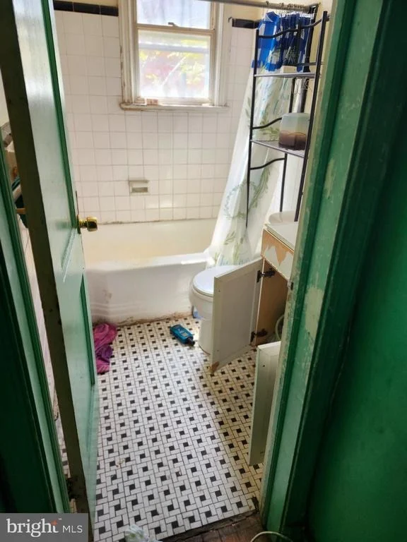 Photo of 544 48TH PLACE NE