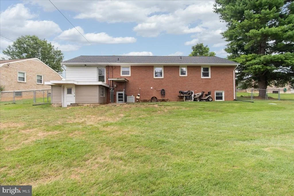 Photo of 10602 OAKTREE CIRCLE