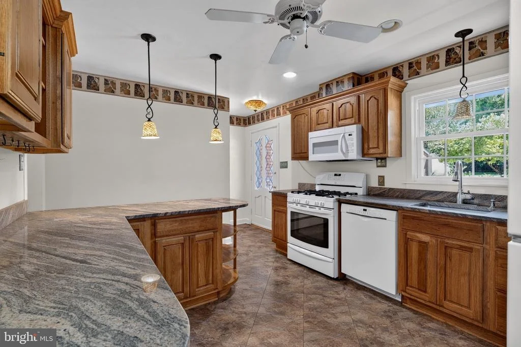 Photo of 805 ORCHARD WAY