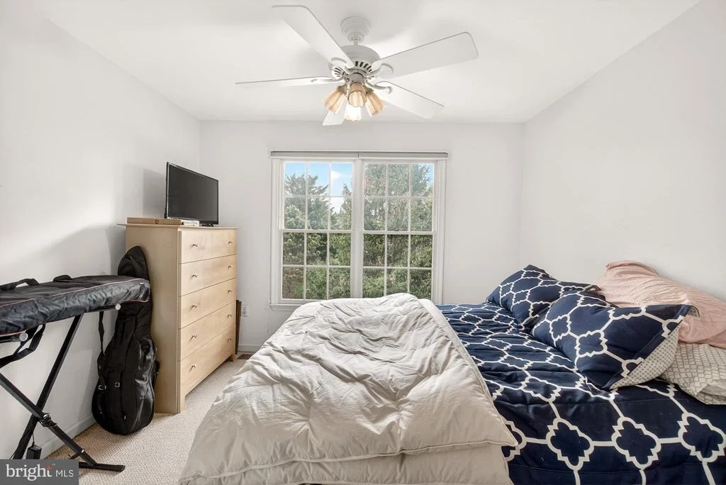 Photo of 2094 E GREENLEAF DRIVE