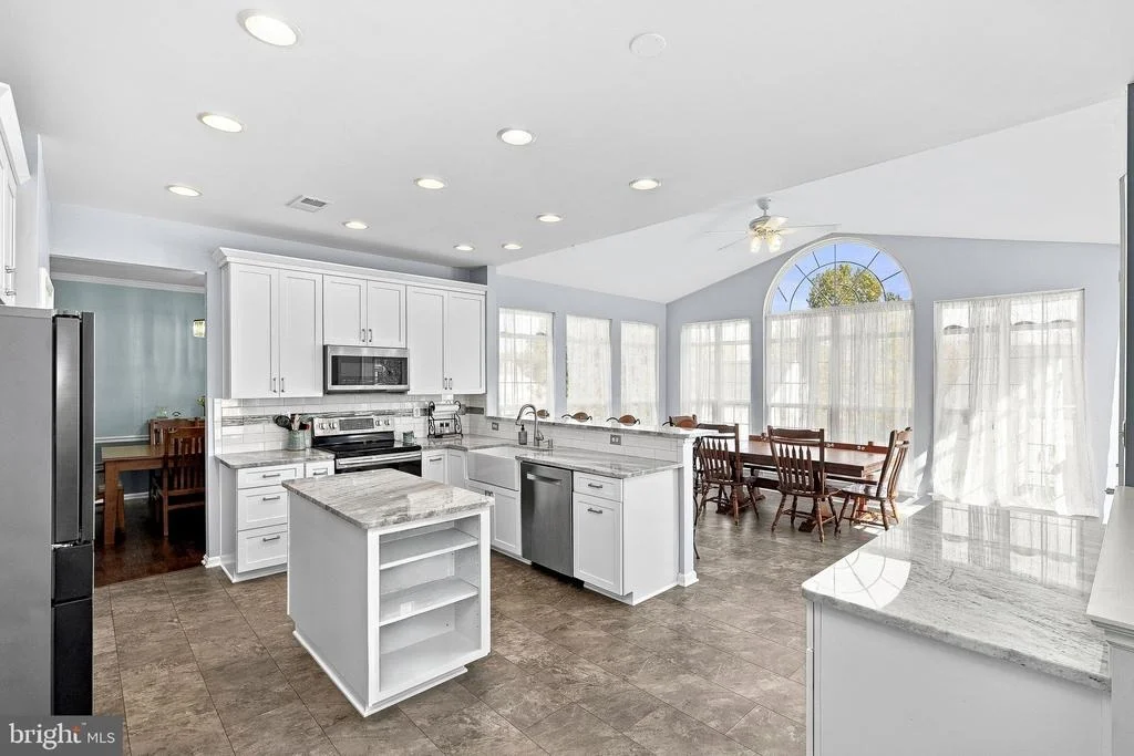 Photo of 945 DEVONSHIRE CIRCLE