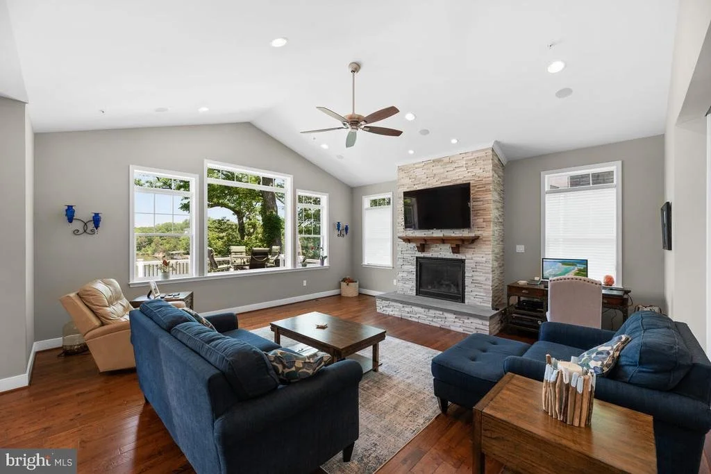 Photo of 1162 OAK VIEW DRIVE