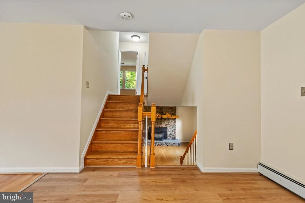 Photo of 6907 CLIFTON ROAD