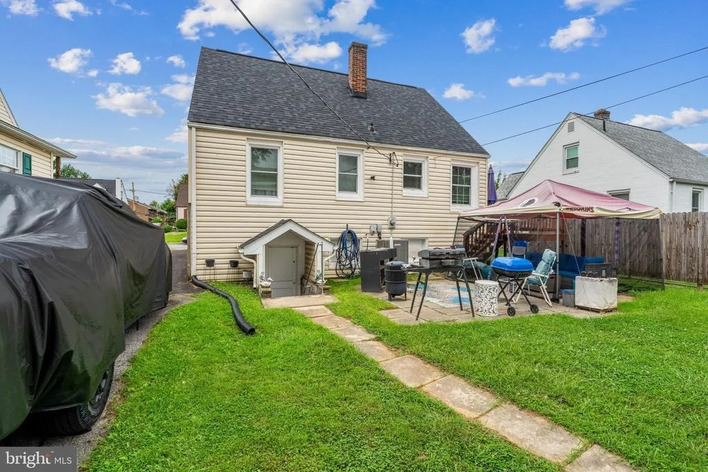 Photo of 1044 BEECHWOOD DRIVE
