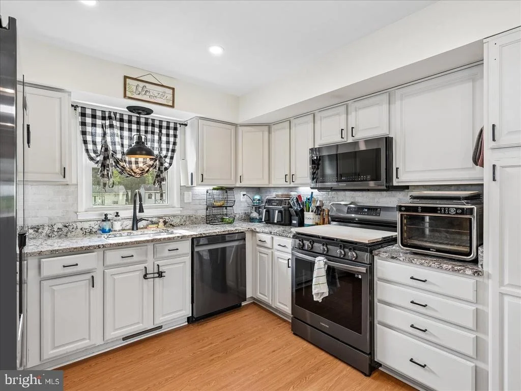 Photo of 7704 HURON DRIVE