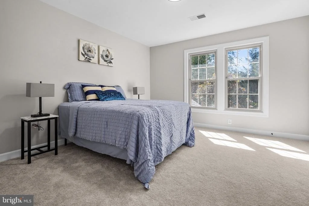 Photo of 9425 FLOWERDEN LANE