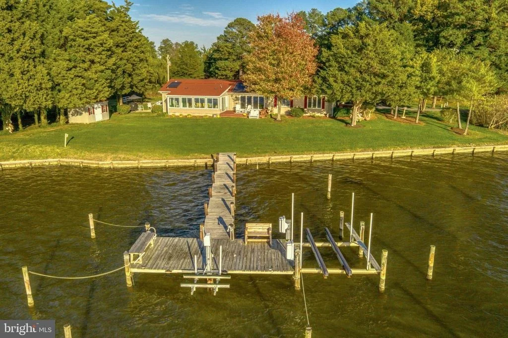 Photo of 16185 BRADBURN LANE