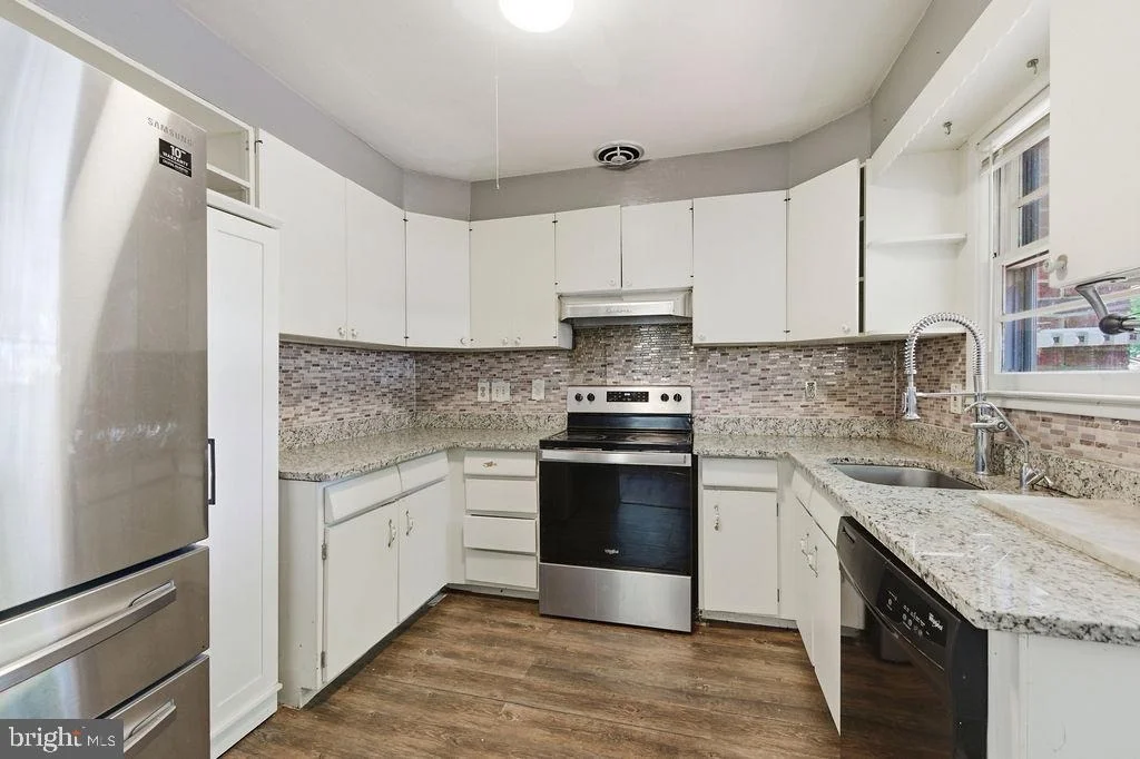 Photo of 9516 PARK AVENUE