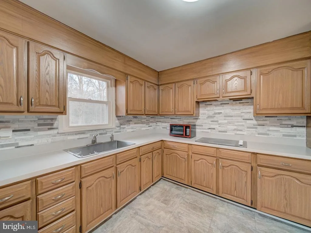 Photo of 10524 DEACON ROAD