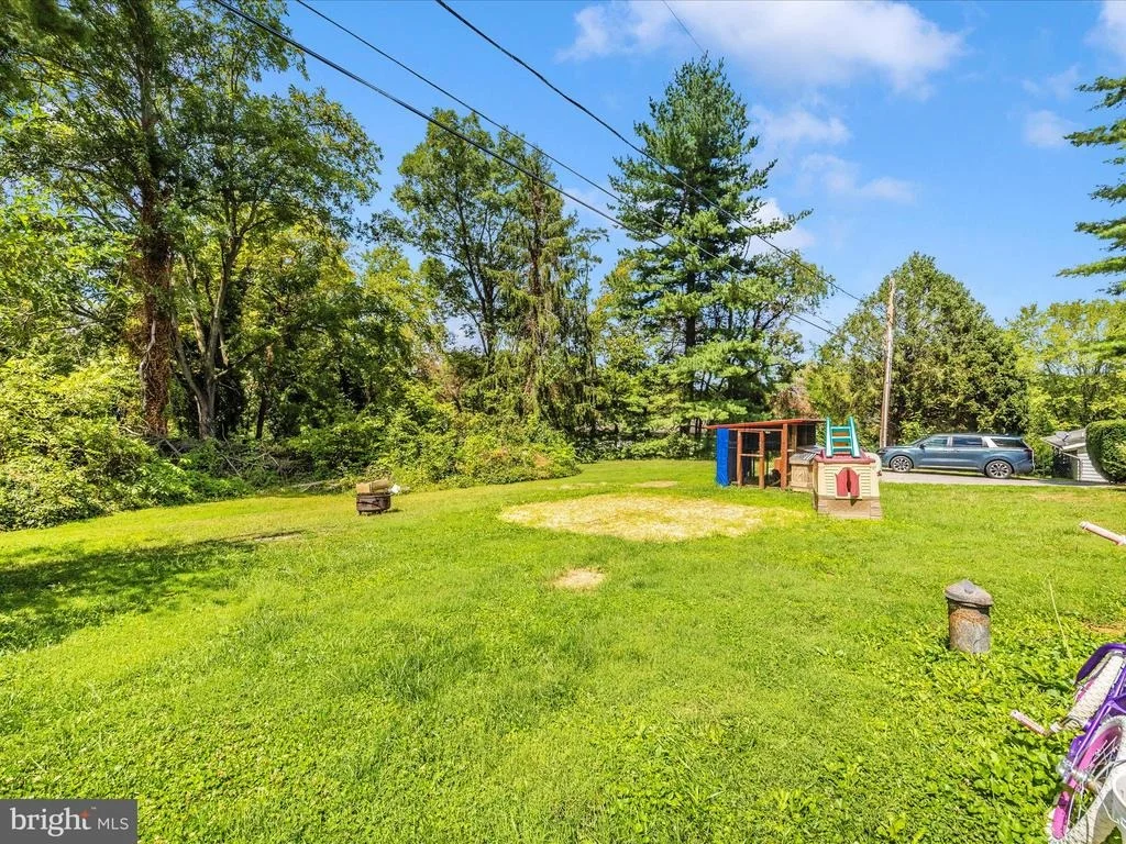 Photo of 7612 MCCLELLAN AVENUE