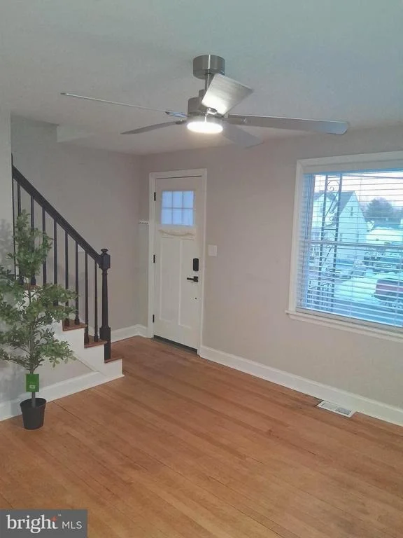 Photo of 1225 LANDOVER ROAD