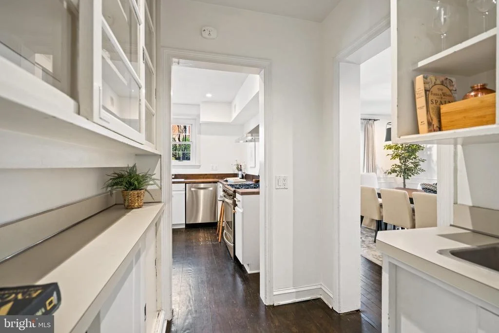 Photo of 1698 32ND STREET NW
