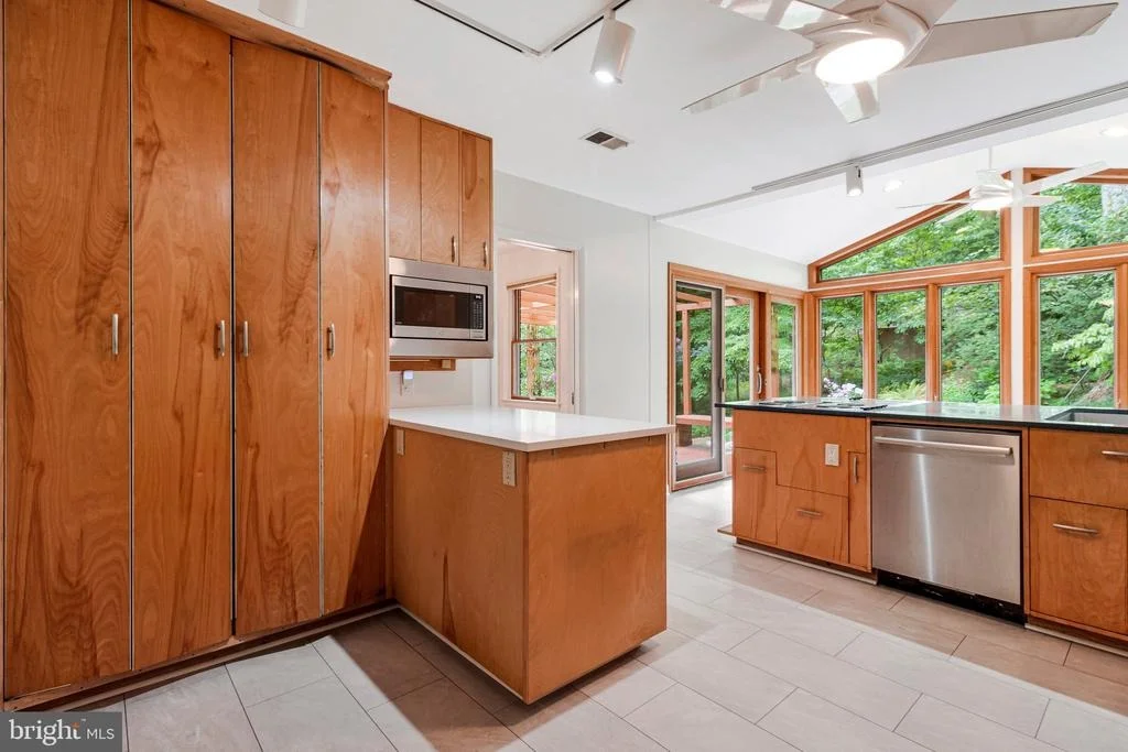 Photo of 2213 APPLE TREE LANE