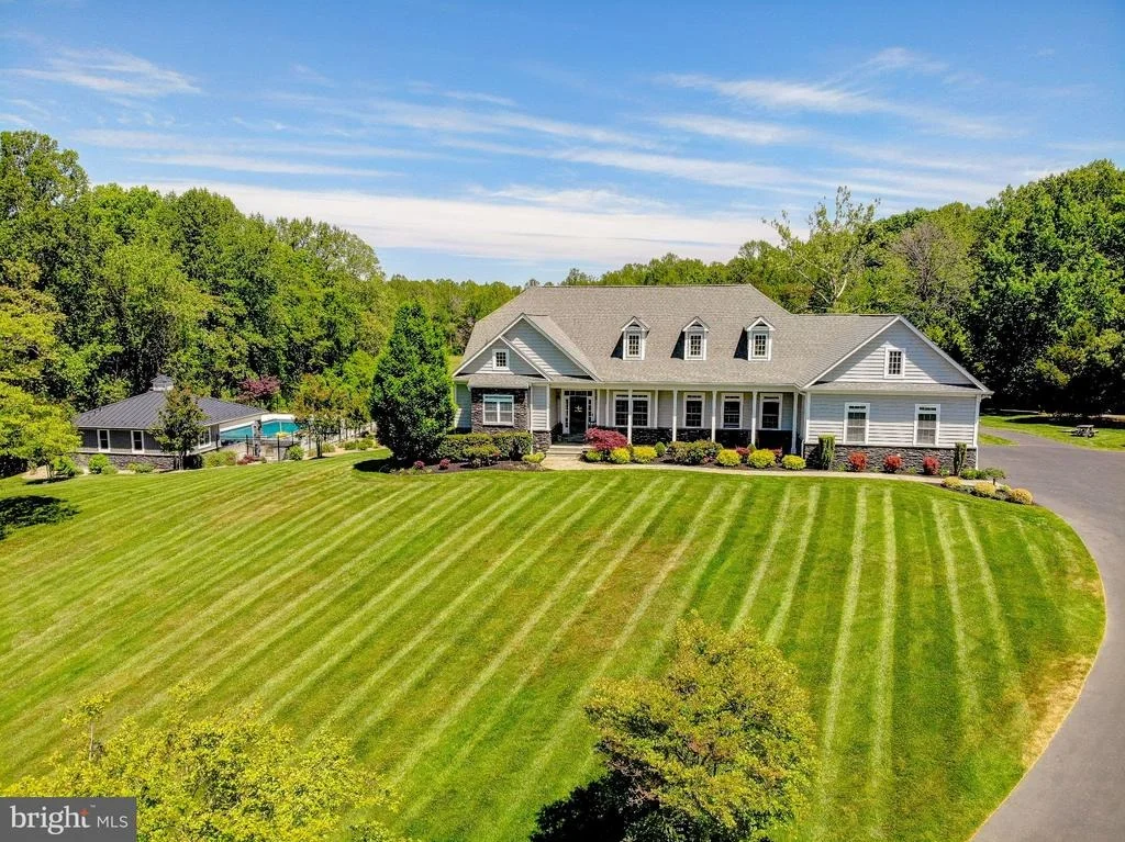 Photo of 2393 GARRITY ROAD