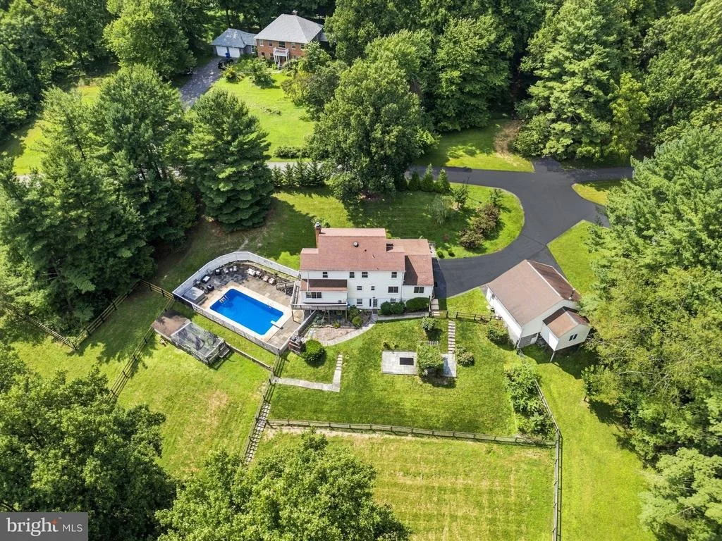 Photo of 26135 VIEWLAND DRIVE