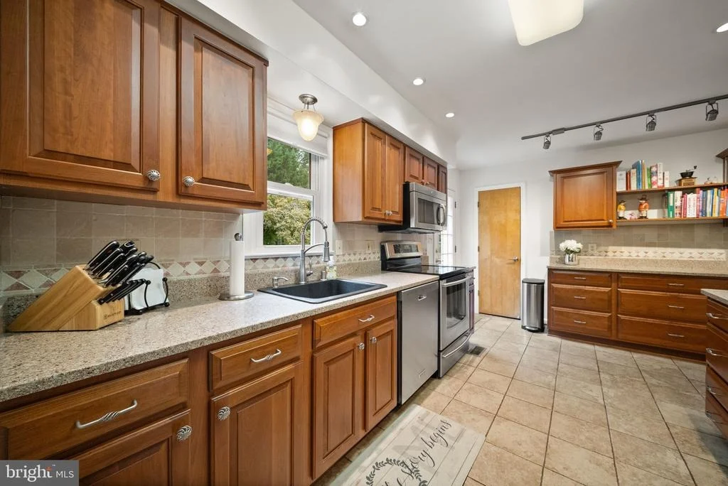 Photo of 4580 AKERS LANE
