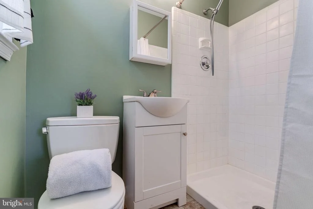 Photo of 6810 HUNTSMAN BOULEVARD