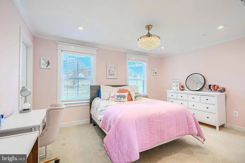Photo of 2553 HANOVER PIKE