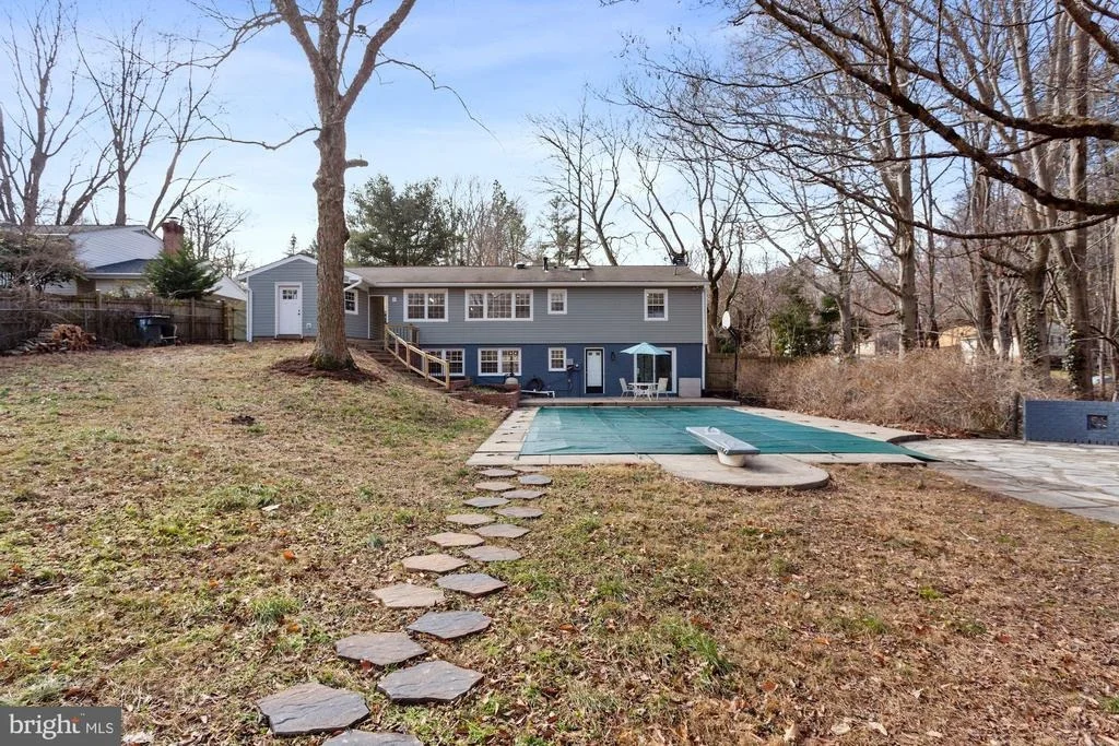 Photo of 6815 GILLINGS ROAD