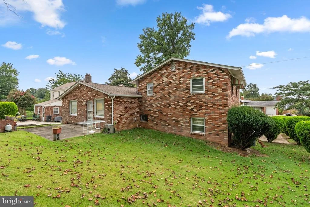 Photo of 420 BURNT MILLS AVENUE