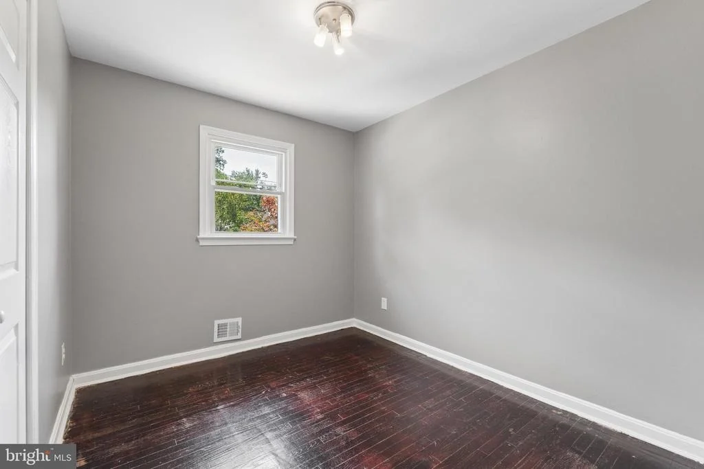 Photo of 8816 SAUNDERS LANE
