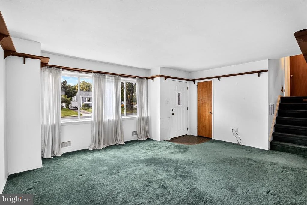Photo of 6 WICKFORD AVENUE
