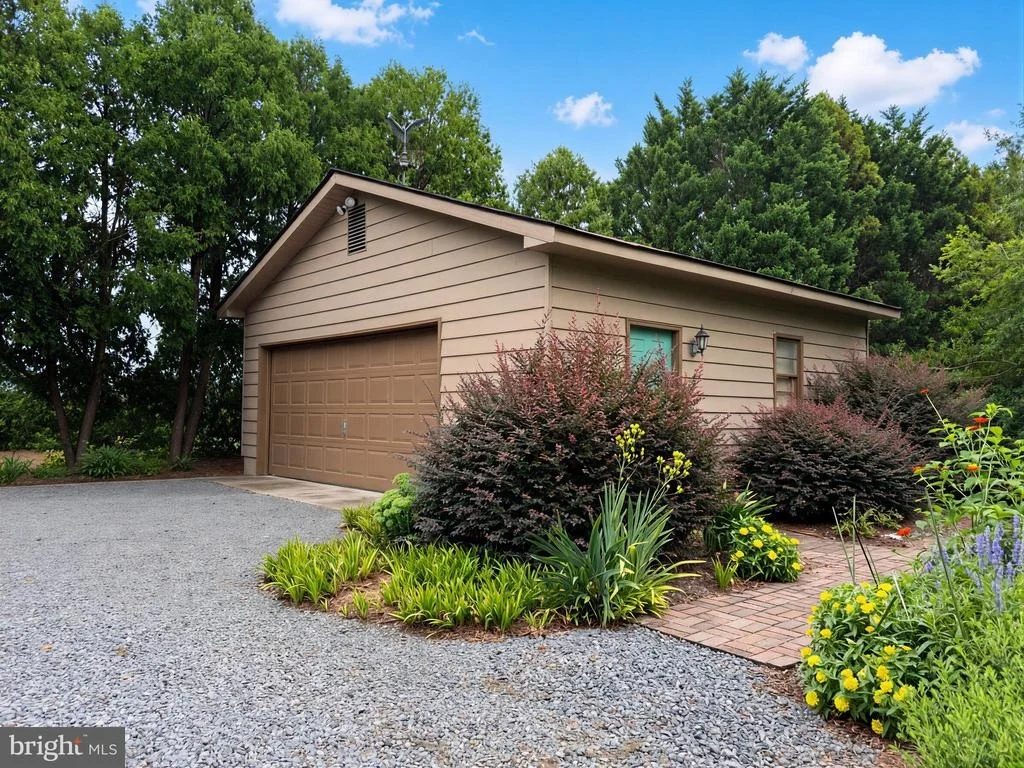 Photo of 2662 MARTHAS WAY