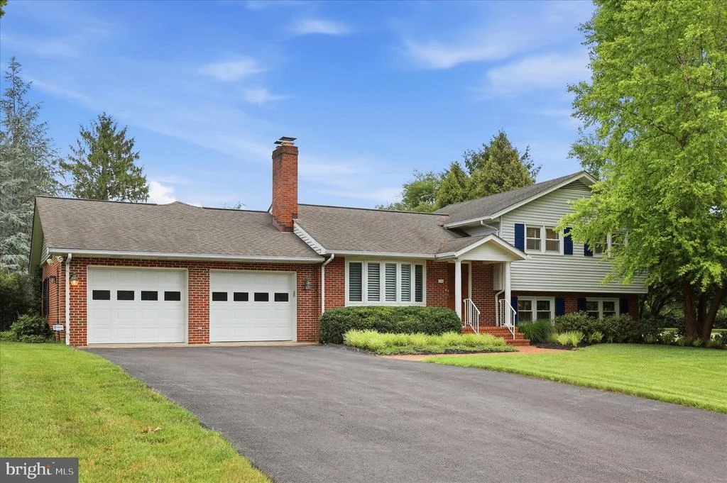 Photo of 6796 SUNNYBROOK DRIVE