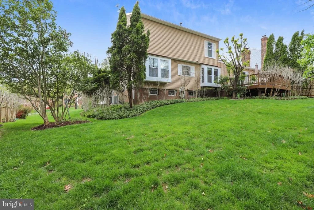 Photo of 2410 HENSLOWE DRIVE