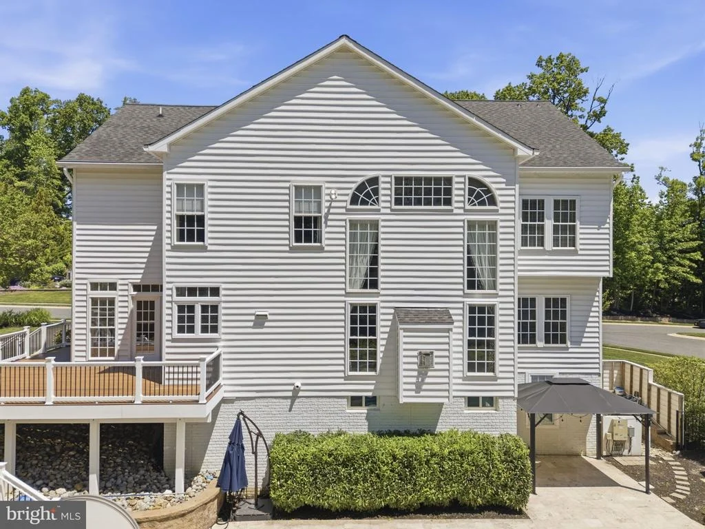 Photo of 1124 OAK TREE DRIVE
