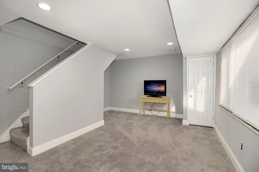 Photo of 4309 FAIRFAX ROAD