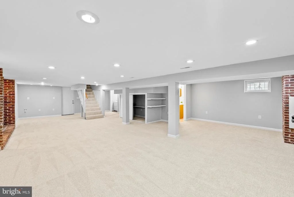 Photo of 232 TUCKERMAN STREET NW