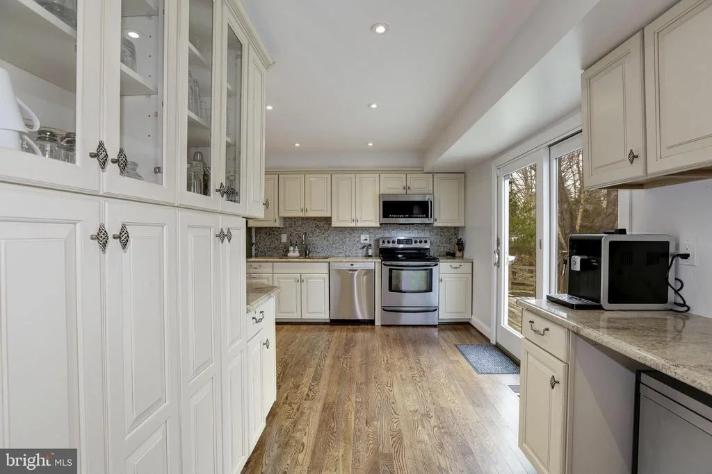 Photo of 410 PIPING ROCK DRIVE